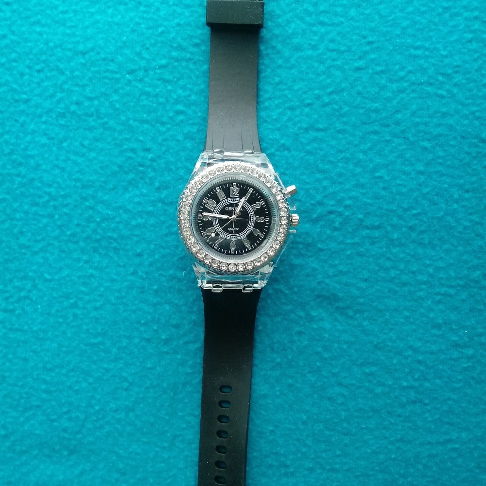 Watch - Picture 6 of 6